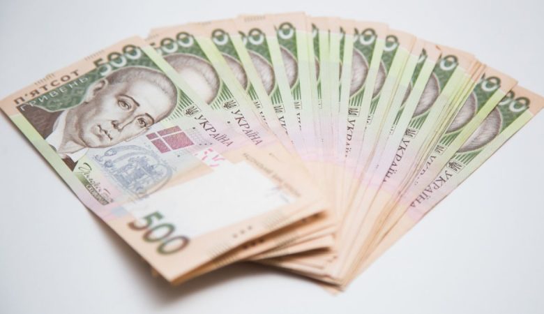 З 1 серпня банкноти 500 грн зникнуть з обігу: що робити, щоб не втратити гроші?