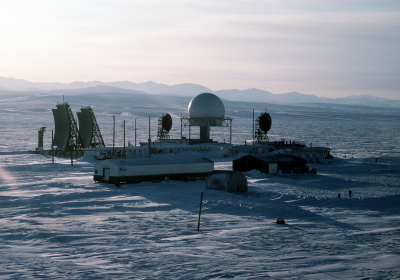 NORAD — це американо-канадська організація, місія якої полягає в спостереженні за повітряним простором Північної Америки