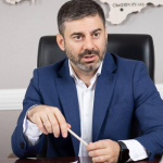 Омбудсман розповів про викриття схеми для виїзду за кордон