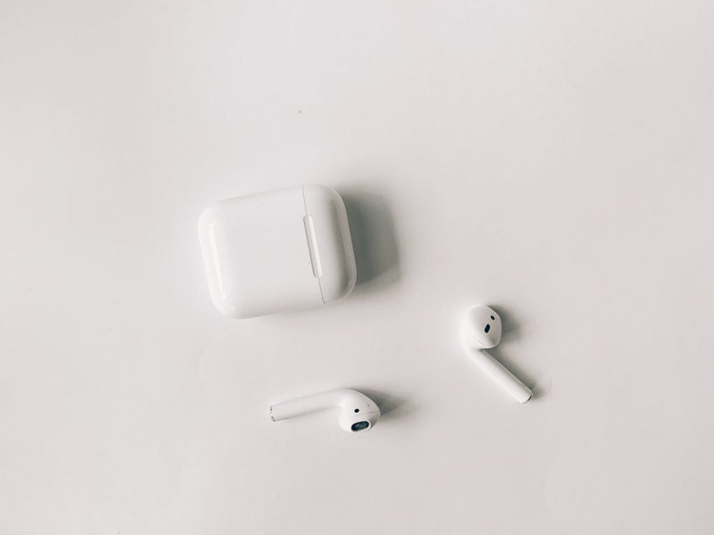 Як почистити AirPods від вушної сірки за 60 секунд: покрокова інструкція