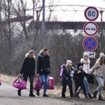 Українські біженці залишилися бездомними після зміни правил надання притулку в Угорщині
