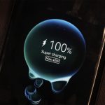 Realme представив зарядний пристрій, який повністю заряджає телефон за 4 хвилини