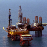 Українські військові вночі завдали удару по російській газовій вежі в Чорному морі.