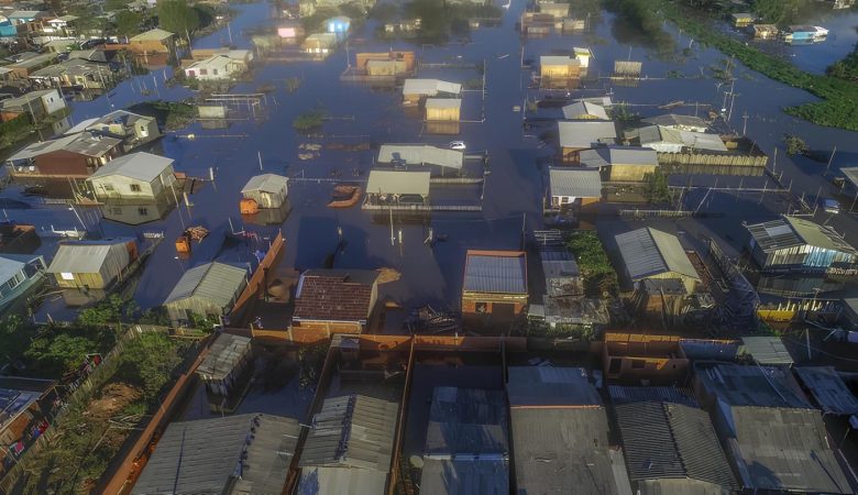 Половина міста під водою: на півночі Нігерії мільйон постраждалих від повені