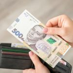 Зарплати вчителів, лікарів та бюджетників тепер стануть нижче: причини