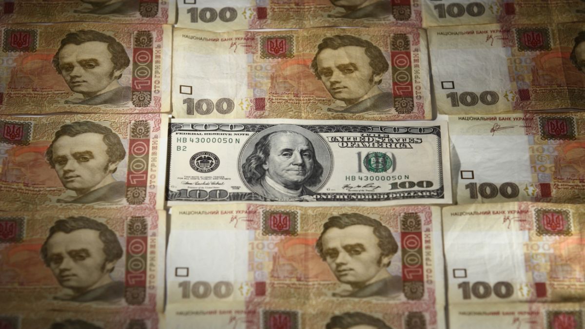 Курс валют на 25.09.2024: скільки коштують долар, євро і злотий