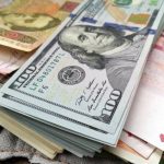 Курс валют на 21.10.2024: скільки коштують долар, євро і злотий