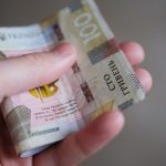 Курс валют на 04.10.2024: скільки коштують долар, євро і злотий