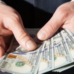 Курс валют на 22.10.2024: скільки коштують долар, євро і злотий