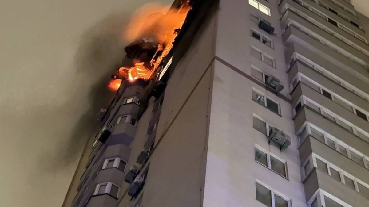 У Києві приліт шахеда в багатоповерхівку. ППО чи пряма ціль?