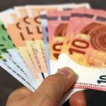 Курс валют на 25.10.2024: скільки коштують долар, євро і злотий