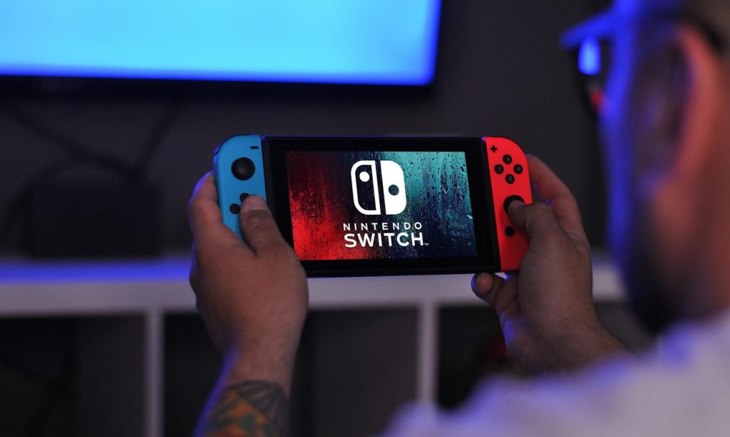 Sony працює над конкурентом Nintendo Switch. Якою може бути майбутня портативна консоль PlayStation