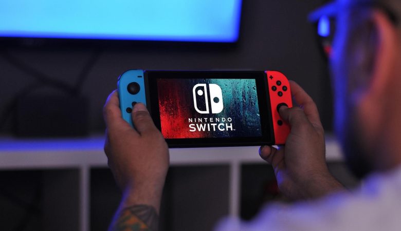 Sony працює над конкурентом Nintendo Switch. Якою може бути майбутня портативна консоль PlayStation