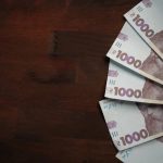 «Вчительська тисяча»: хто з освітян не отримає виплати?