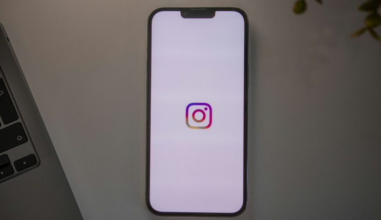 Як видалити відправлене СМС в Instagram так, щоб користувач не дізнався про це