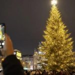 У Румунії обвалилася найвища новорічна ялинка країни. ВІДЕО
