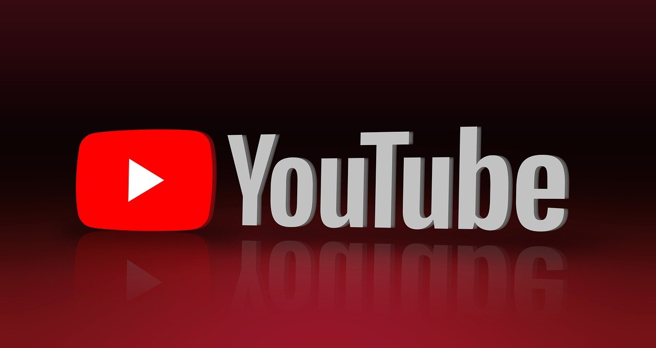 YouTube навчився перекладати відео. Як працює нова функція