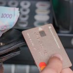 Нові ліміти на перекази, повторна ВЛК та підвищення тарифів: що зміниться для українців у лютому