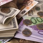Курс валют на 28.02.2024: скільки коштують долар, євро і злотий