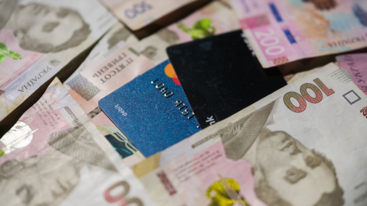 Коли і на скільки в Україні підвищать мінімальну зарплату у 2025 році