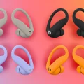 Apple презентувала нові Powerbeats Pro 2: коли з'являться в Україні і скільки коштуватимуть