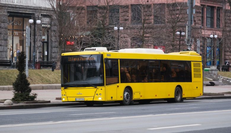 У Києві вводяться нові правила для громадського транспорту під час тривог: як буде організовано рух