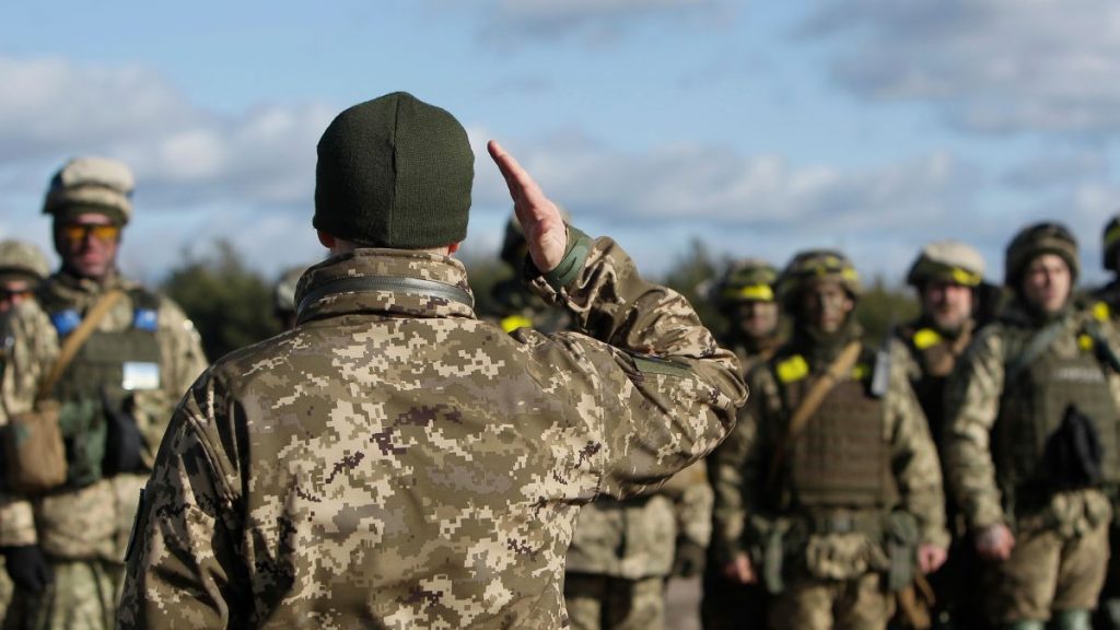 Вік для мобілізації можуть знизити: коли ухвалять законопроєкт та хто потрапить під мобілізацію