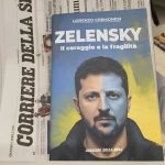 В Італії презентували безкоштовну біографічну книгу про Володимира Зеленського
