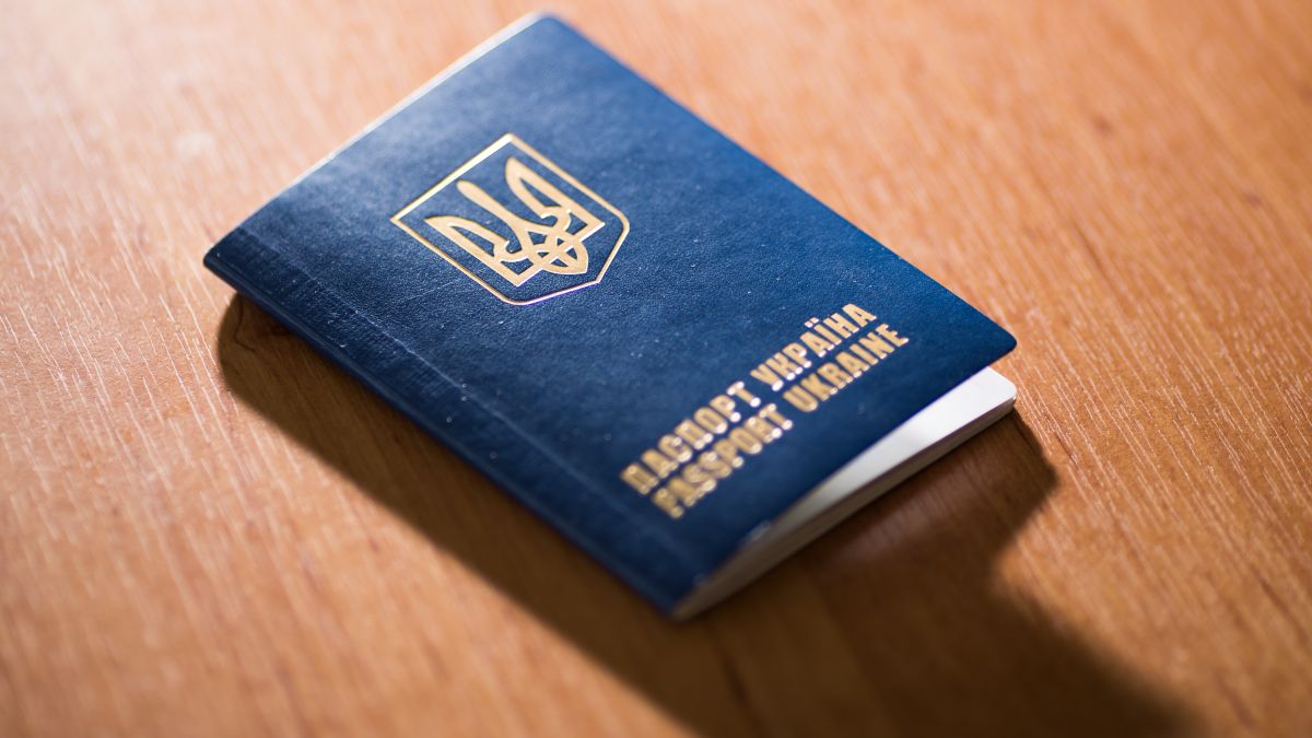 Під час оформлення паспорта за кордоном військовозобов’язаним більше не треба пред’являти військові документи