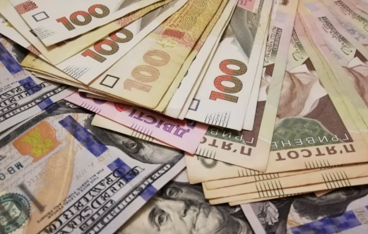 Курс валют на 18.04.2025: скільки коштують долар, євро і злотий