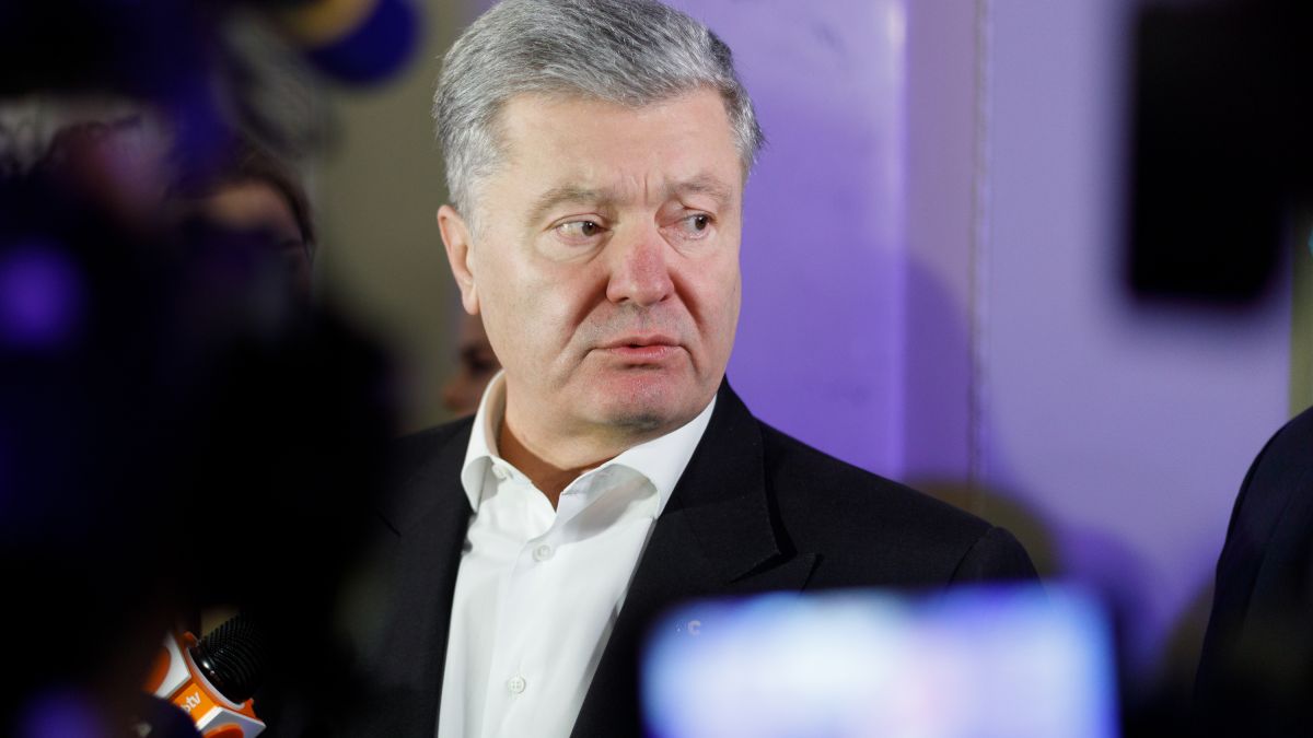 Порошенка офіційно звинувачено у держзраді: що відомо про «вугільну справу» та скільки років в'язниці йому загрожує