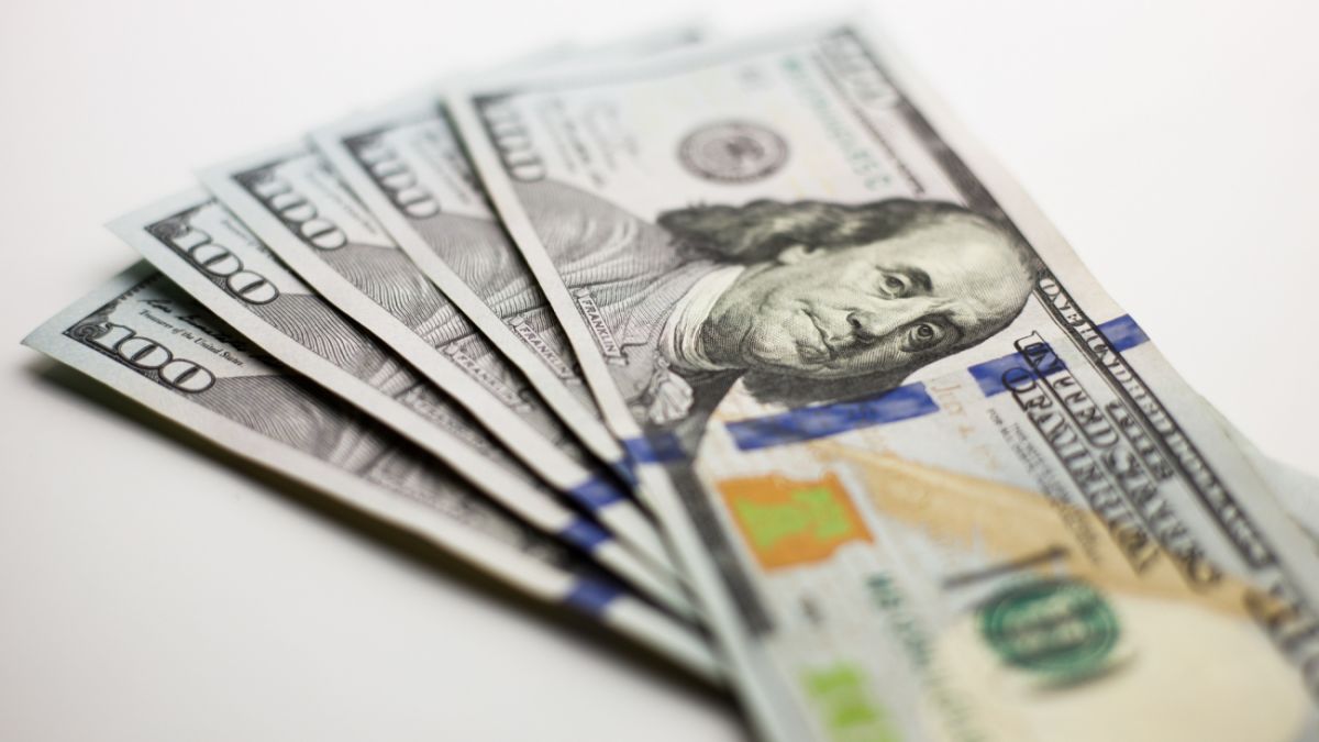 Курс валют на 14.04.2025: скільки коштують долар, євро і злотий