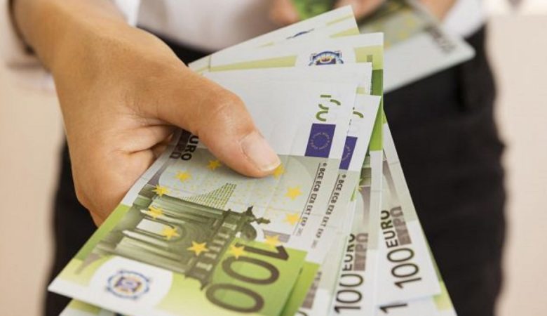 Курс валют на 1.05.2025: скільки коштують долар, євро і злотий
