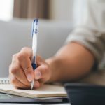 Олегу чи Олеже: як правильно звертатися та писати українською