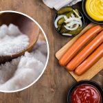 Чому не можна зловживати сіллю: що буде з організмом і психікою