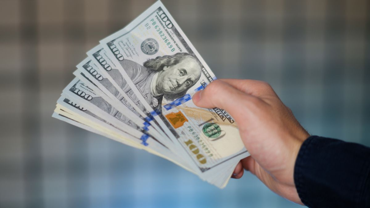 Курс валют на 16.05.2025: скільки коштують долар, євро і злотий