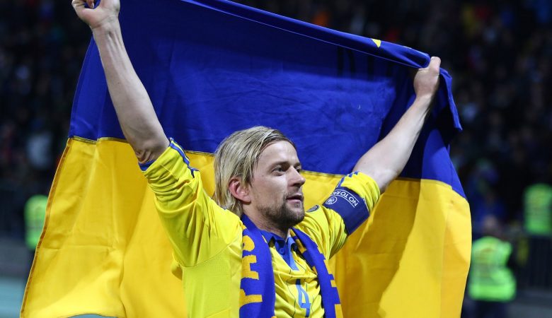 Екскапітану збірної України з футболу Тимощуку повідомили про підозру: скільки грошей він передав військовим РФ