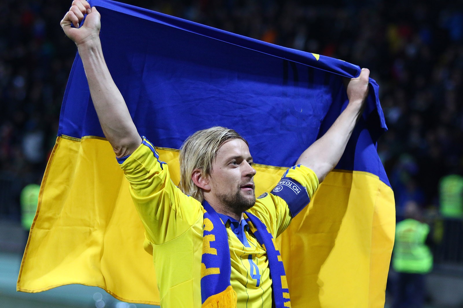 Екскапітану збірної України з футболу Тимощуку повідомили про підозру: скільки грошей він передав військовим РФ