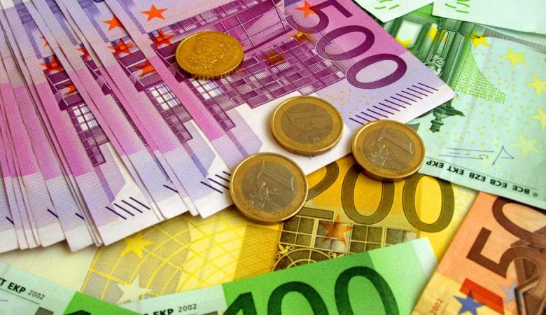 Курс валют на 14.05.2025: скільки коштують долар, євро і злотий