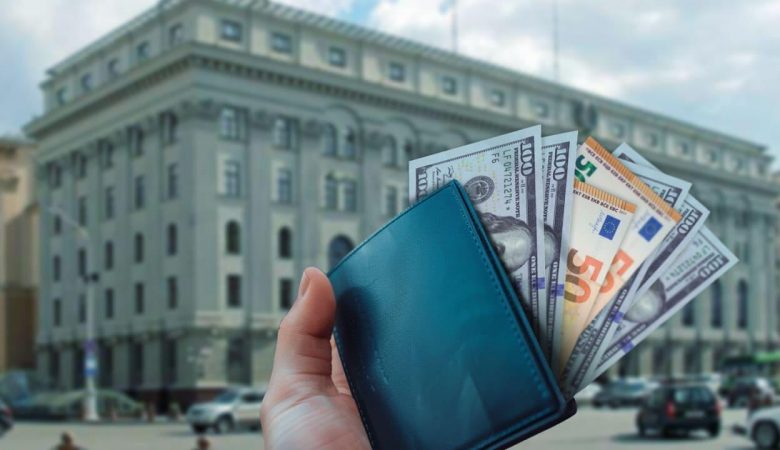 Курс валют на 8.05.2025: скільки коштують долар, євро і злотий