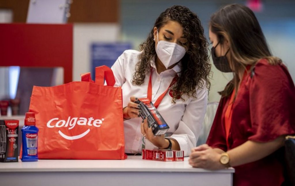 Зубна паста Colgate може становити загрозу для здоров’я: як обрати безпечну альтернативу