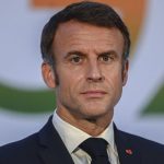 Макрон отримав привселюдний ляпас від дружини: чому відео вже охрестили фейком року