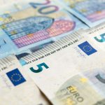 Курс валют на 2.05.2025: скільки коштують долар, євро і злотий