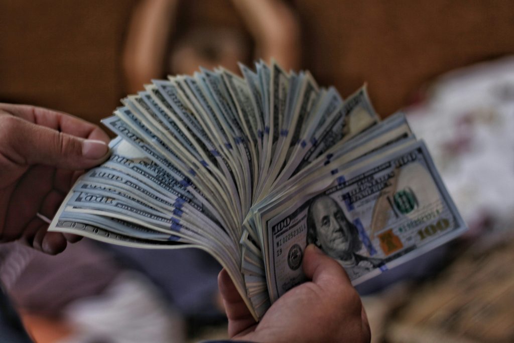 Курс валют на 6.05.2025: скільки коштують долар, євро і злотий