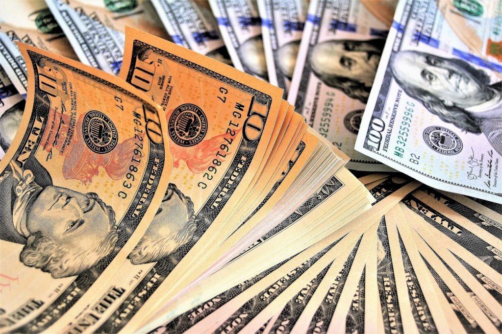 Курс валют на 7.05.2025: скільки коштують долар, євро і злотий
