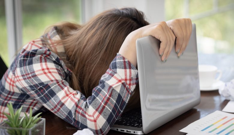 Симптоми високого рівня кортизолу та як його зменшити без ліків