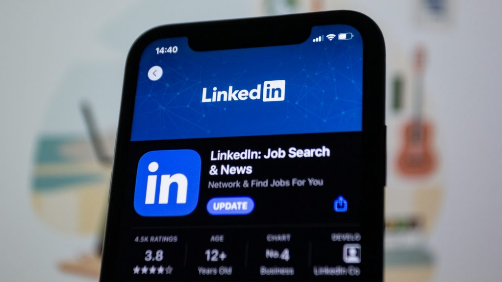 Як анонімно переглядати чийсь профіль на LinkedIn