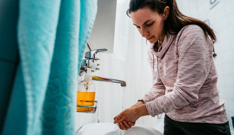 Гарячої води не буде в Києві влітку: що робити мешканцям та як підготуватись до відключення