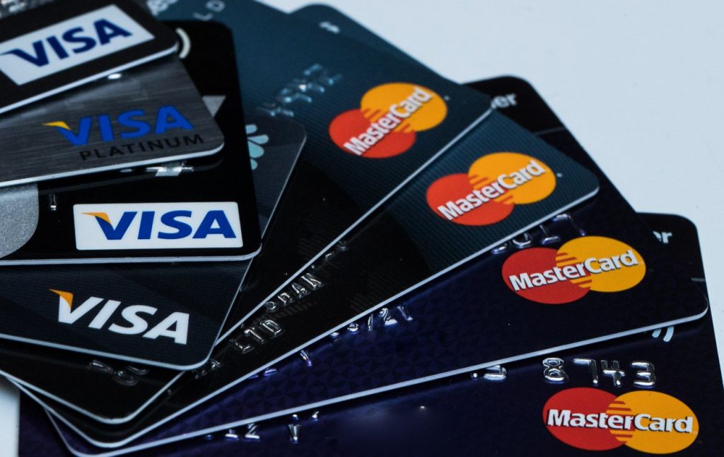 Чи можна довірити покупки штучному інтелекту: нова технологія від Visa