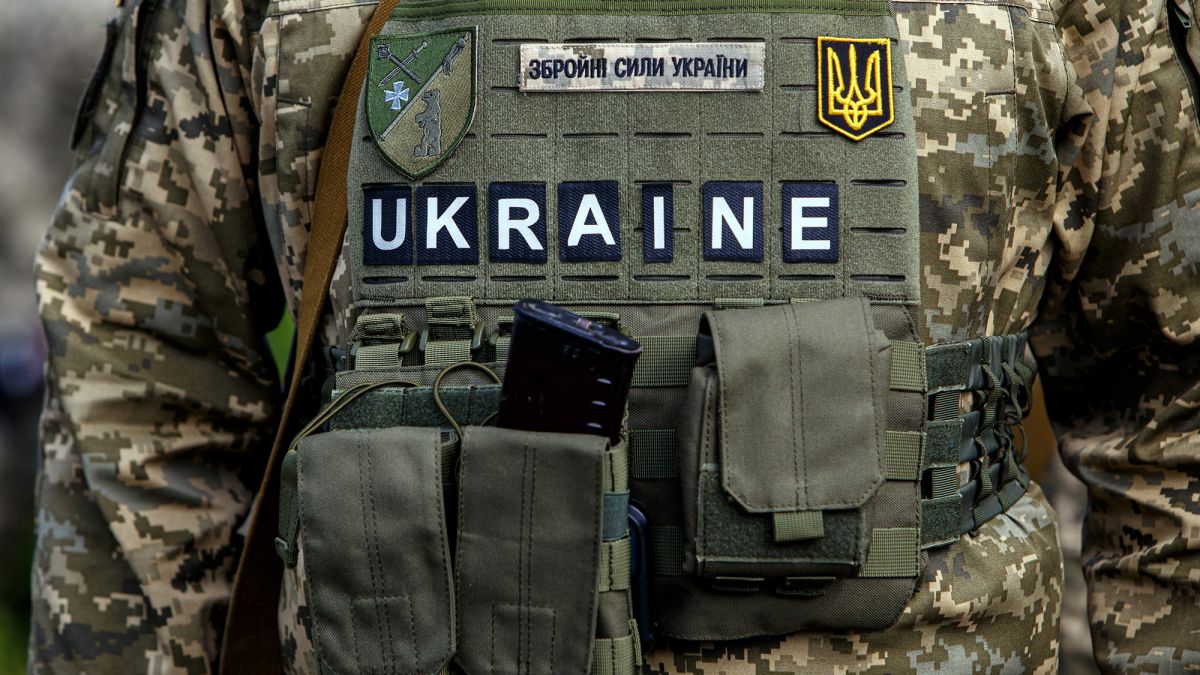 Відома екстрасенска Яна Пасинкова назвала дату завершення війни в Україні
